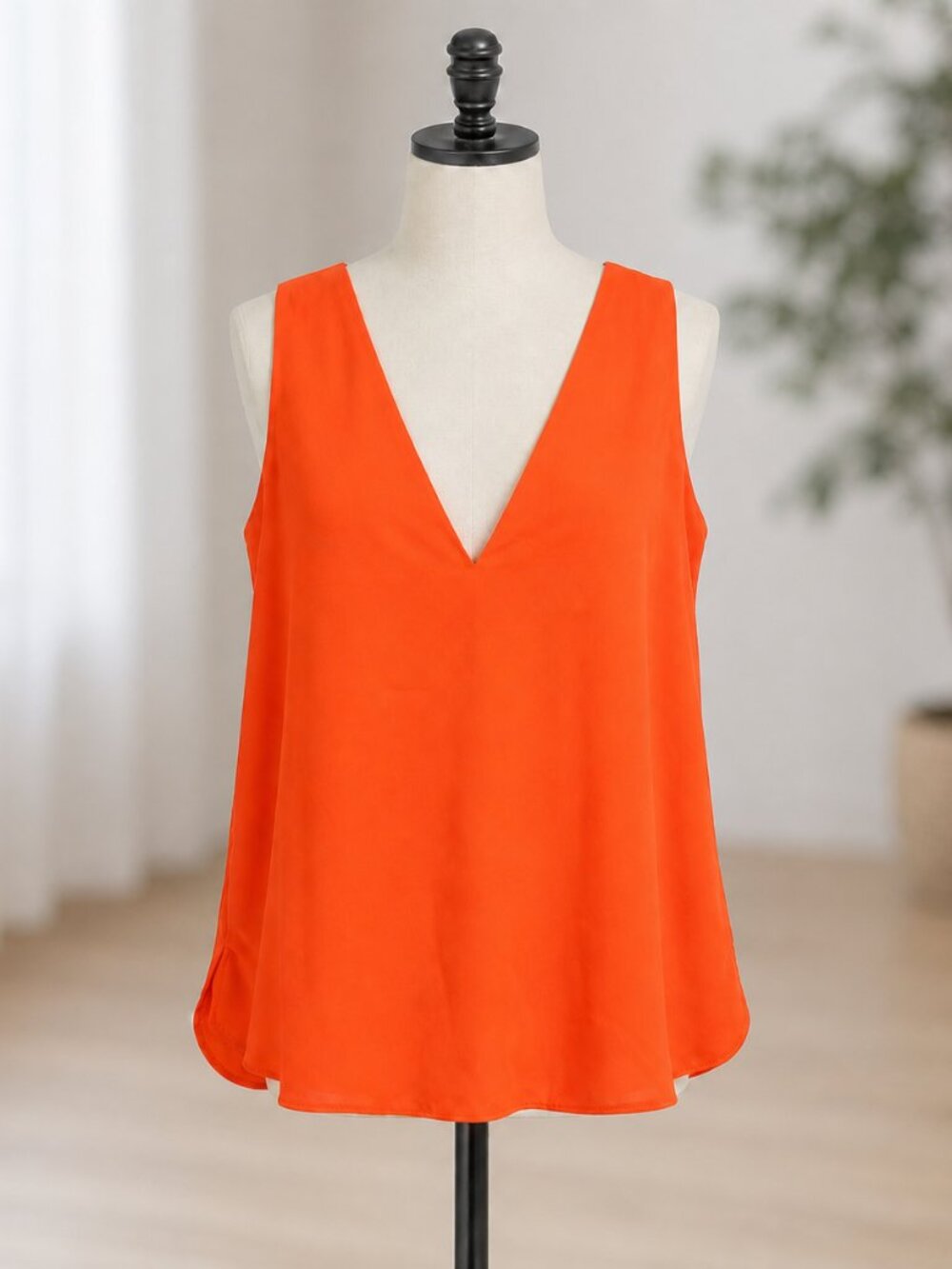 Women's Orange Sleeveless V-Neck Top XS